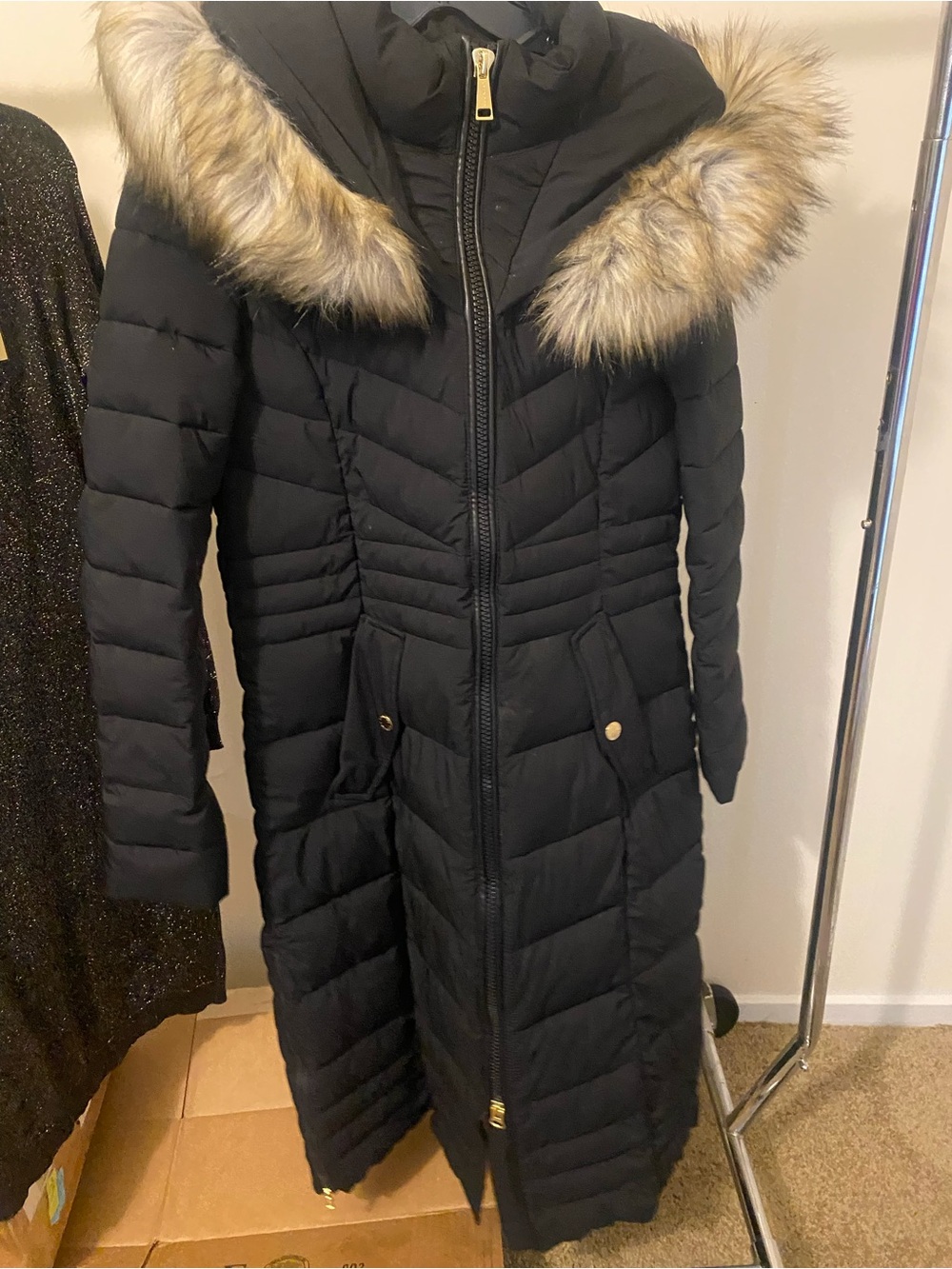 Laundry by Shelli Segal Black Quilted Long Puffer Coat with Faux Fur Hood Trim